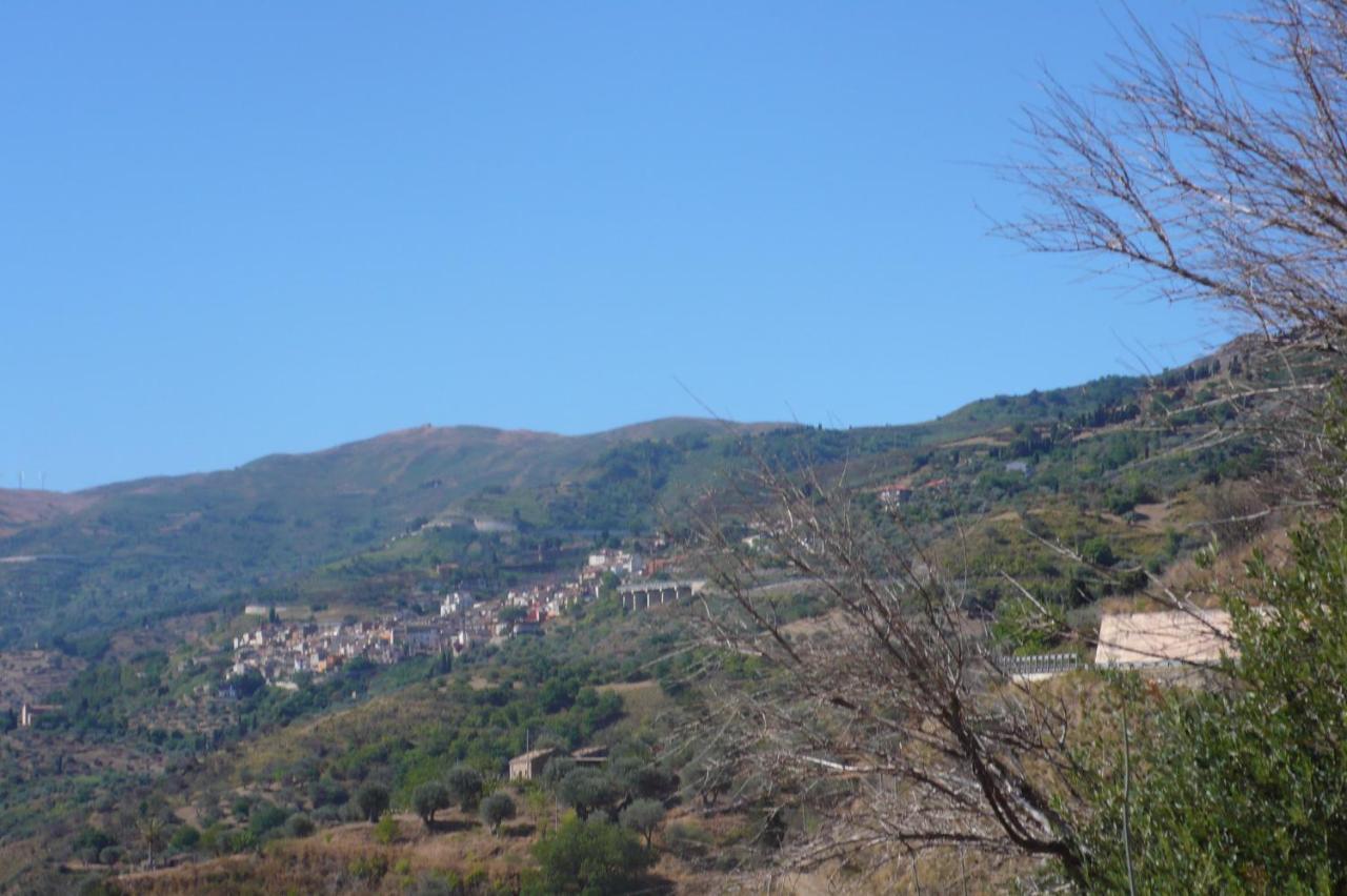 Contrada Carmine Bed & Breakfast Reitano  Dış mekan fotoğraf