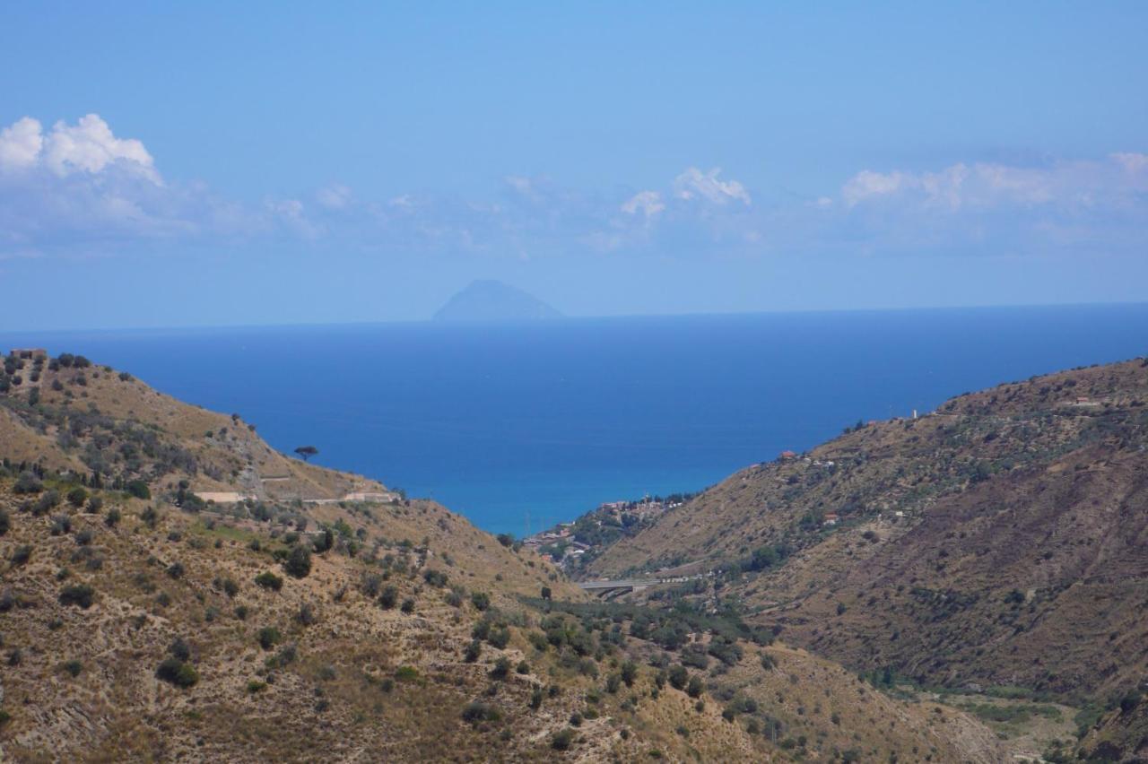 Contrada Carmine Bed & Breakfast Reitano  Dış mekan fotoğraf